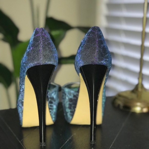 Chinese Laundry ‘Bright Lites’ Platform Pump - Picture 4 of 5